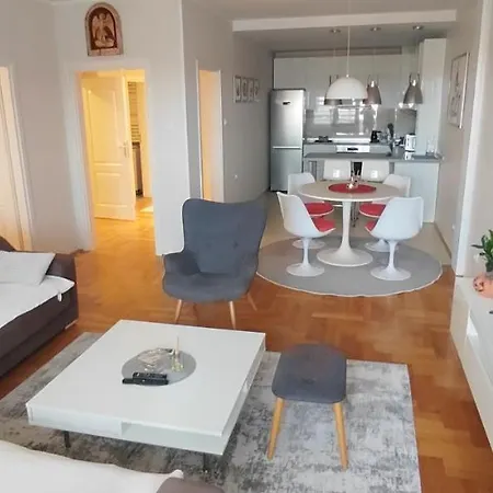 アパート Lux Ava *