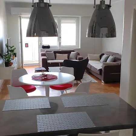 Lux Ava Apartment